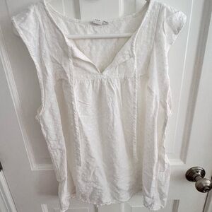GAP White Ruffled Cap Sleeve Blouse